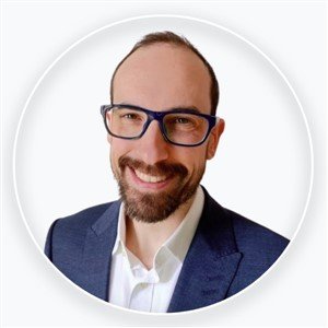 Christopher Symbrat, psychologue du travail et ancien responsable RH, consultant carrière pour cadres